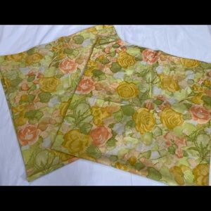 Vintage Cannon ROYAL FAMILY King Pillowcases Linen Bedding Retro VTG Old Home